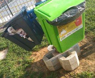 Vandali al parco giochi Il sindaco invita i cittadini a vigilare