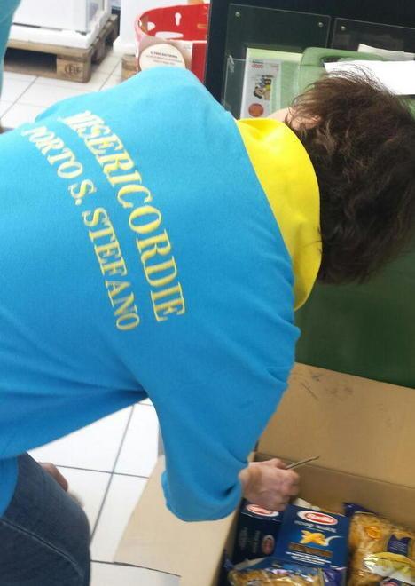 Raccolta di abiti e materiale scolastico alla Misericordia
