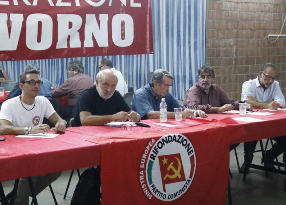 Sos Lucarelli, pontone al Molo Italia 