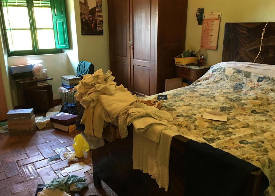 Rapinati in casa da tre banditi incappucciati 