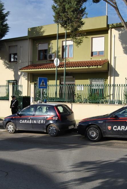 Voleva appiccare il fuoco sul tetto di una casa: arrestato 