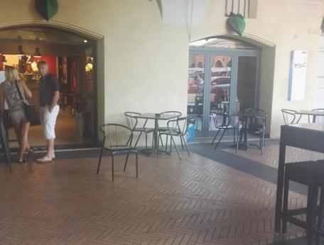 L’aggressione al bar è stata ripresa 