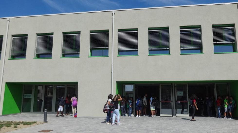 Scuole di Corporeno Si farà la nuova strada