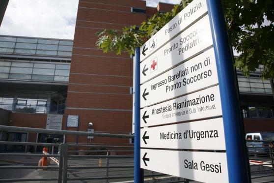 Schianto nella notte: perde il controllo della moto, è grave
