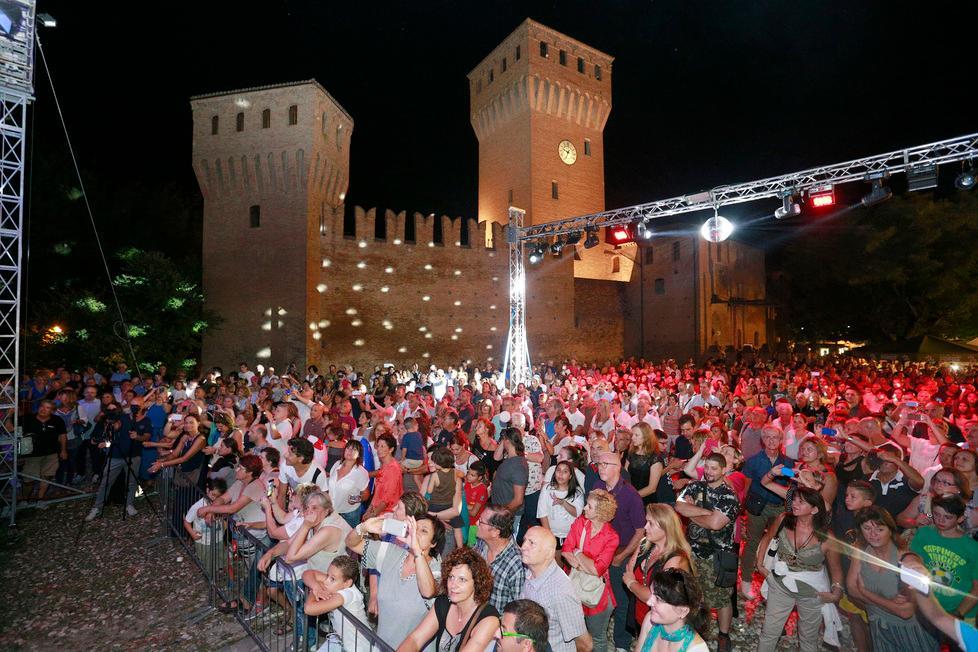 Formigine: festa per migliaia, tutti in piazza per un tributo al Picchio Rosso 