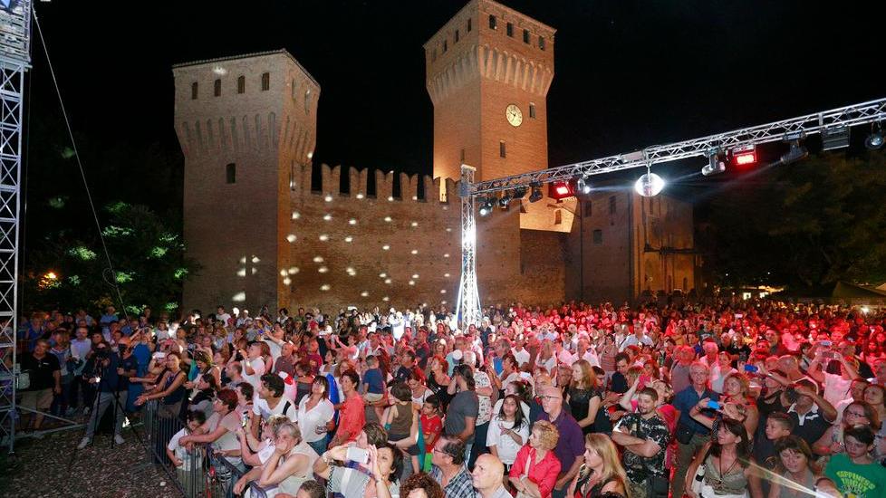 Formigine: festa per migliaia, tutti in piazza per un tributo al Picchio Rosso