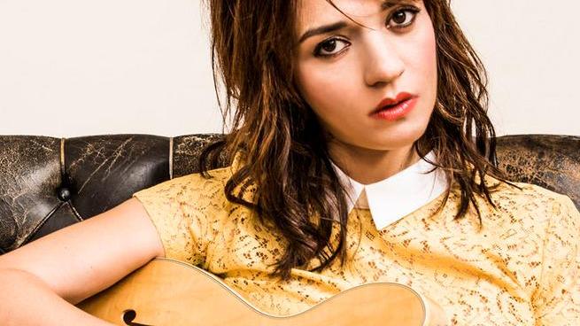 Carmen Consoli con la sua chitarra