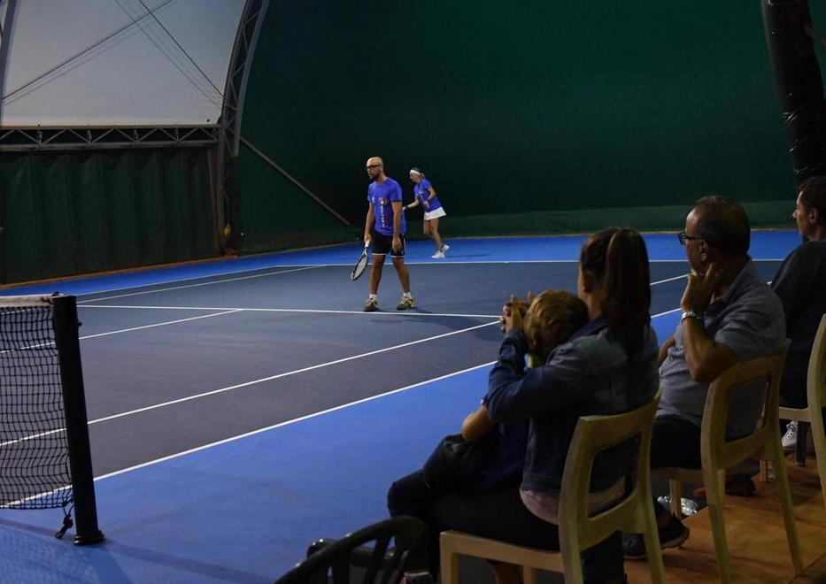 Applausi per la 24 ore di tennis e solidarietà al Tc Ponsacco 