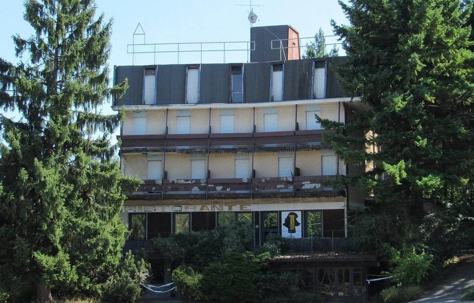«Prima di aprirlo risano l’hotel» 