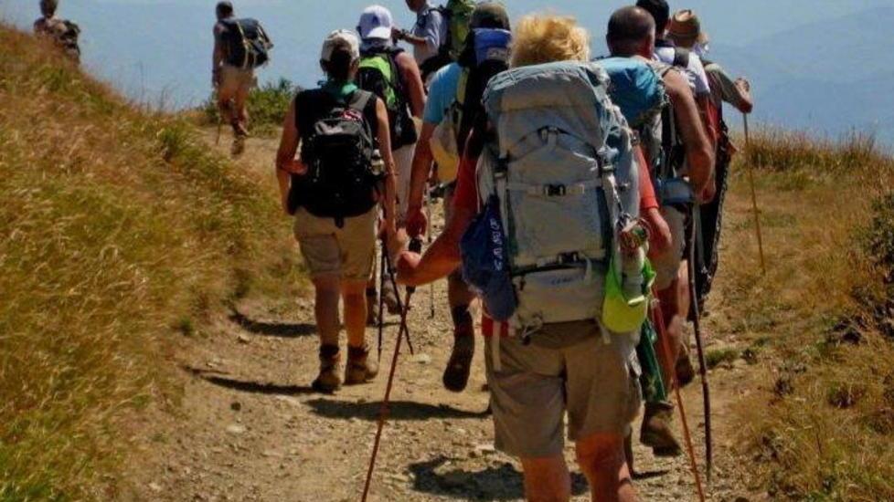 Detenuti e alpini insieme per ripulire le Apuane