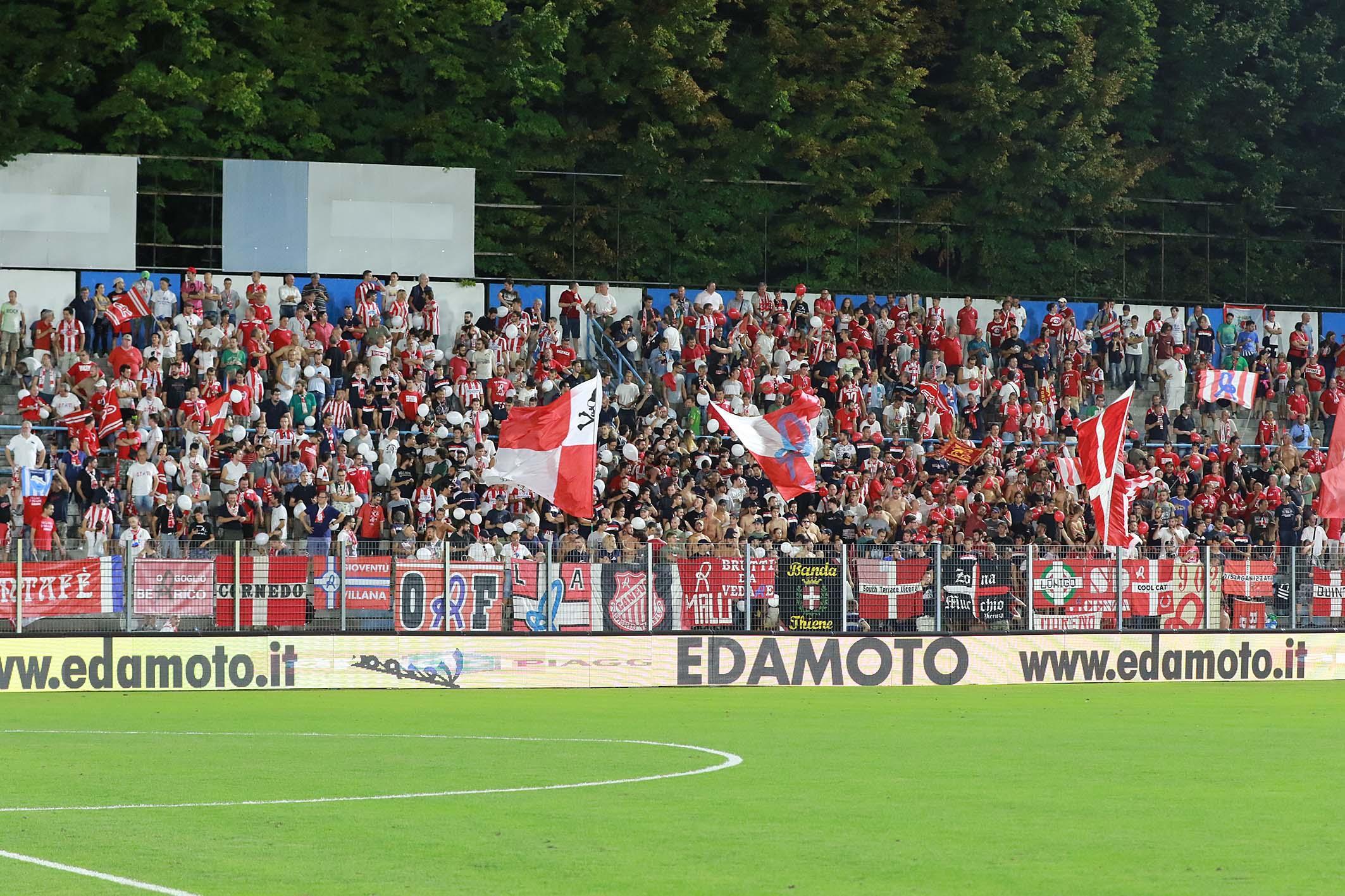 Tafferugli fra ultrà al termine di Spal-Vicenza