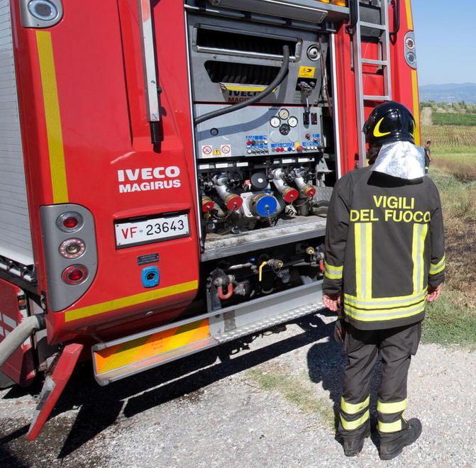 Rogo nella discarica Il sindaco: «Tenete chiuse le finestre»