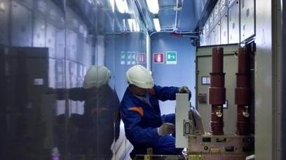 Enel al lavoro in piazza Grande