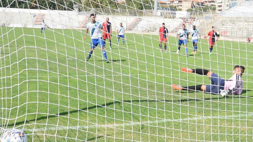 Derby alla Nuorese in uno stadio deserto