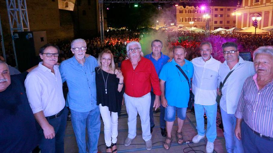 In migliaia in piazza per il Picchio