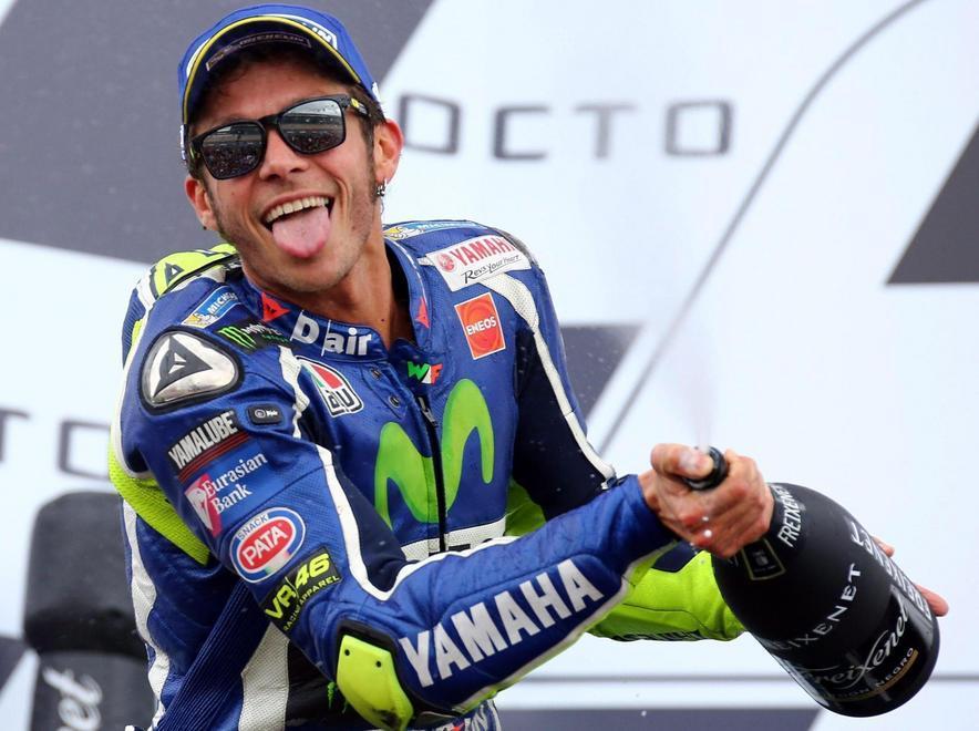 Silverstone, primo trionfo di Vinales Rossi terzo alle spalle di Crutchlow
