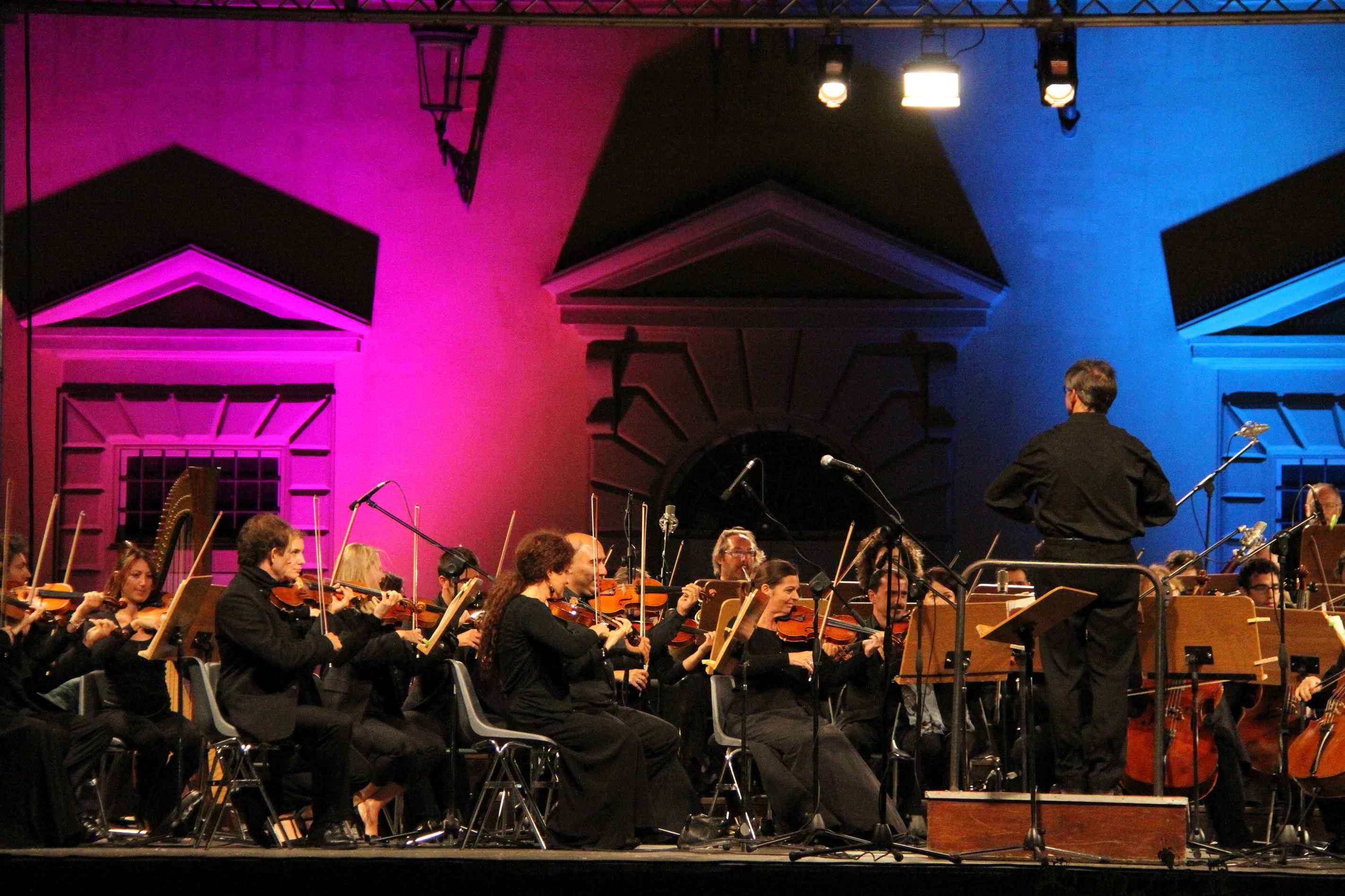 Concerto della Camerata strumentale in piazza Duomo (foto d'archivio)