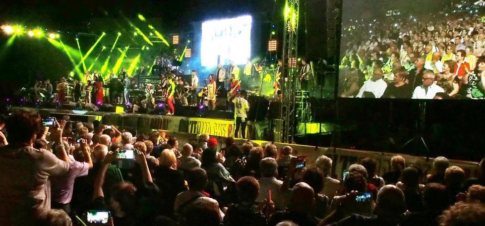 Tutti svegli, c’è il rave party dei nonni 