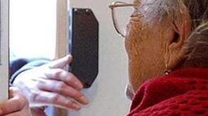 Anziana fa fuggire un falso tecnico che voleva tutto l’oro