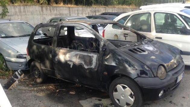 Cinque incendi in due ore È tornato il piromane