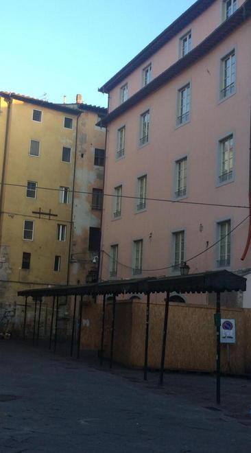 Ci sono voluti 8 anni per cominciare a smontare una gru 
