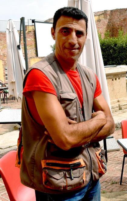 «Questa è una serata di beneficenza? Allora pulisco gratuitamente» 