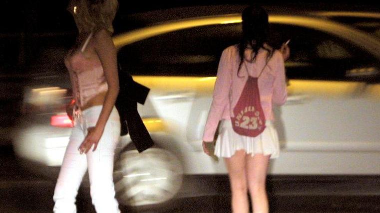 Violenta lite tra prostitute per il marciapiede conteso