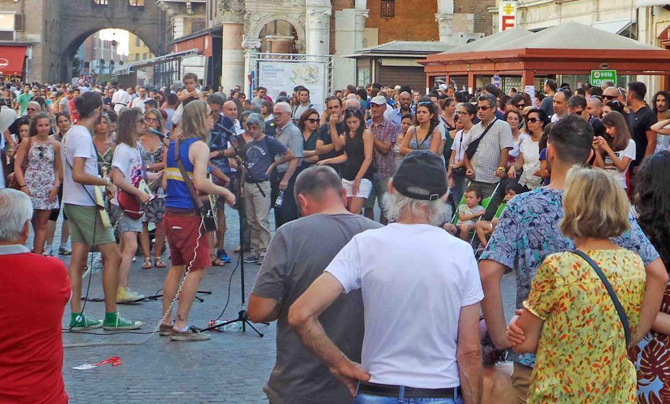 Bottoni: «Basta lamentarsi o i Buskers vanno altrove» 