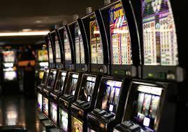 Centro scommesse clandestino chiuso a Sassari