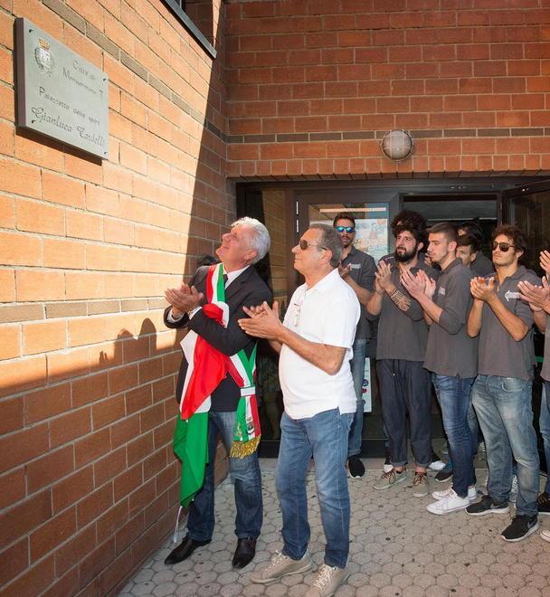 L'inaugurazione del palazzetto dello sport intitolato a Gianluca Cardelli (foto Nucci)