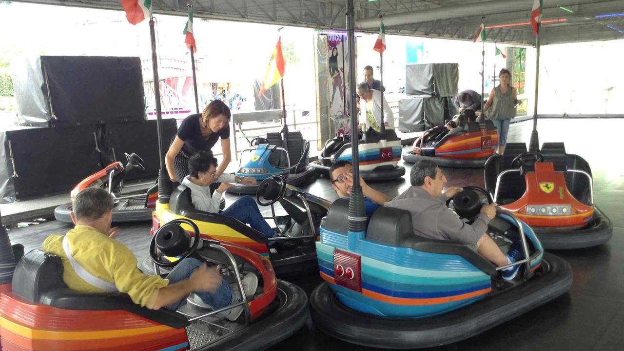 Diversamente abili in autoscronto al Luna Park (foto Batavia)