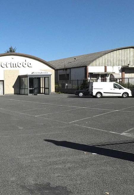 Per rubare il rame diventano piromani: rogo all’ex Mercatino 