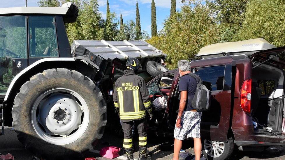 Scontro a Orbetello, grave bimba di Massa