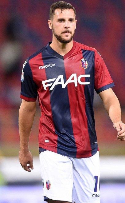 Borriello contro Destro, scintille a Bologna 