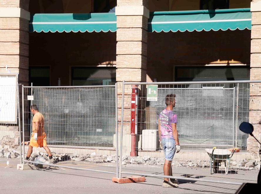 Piazza Repubblica: «Lavori in ritardo» 