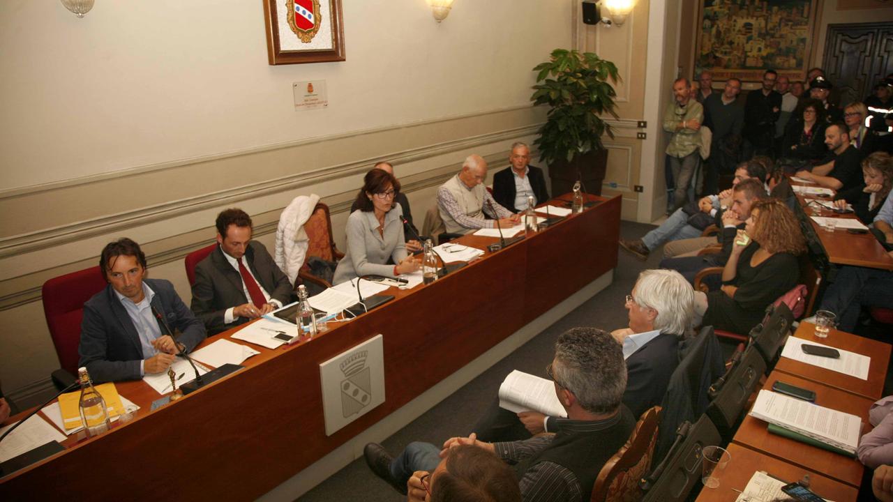 Una seduta del consiglio comunale di Camaiore (foto d'archivio)