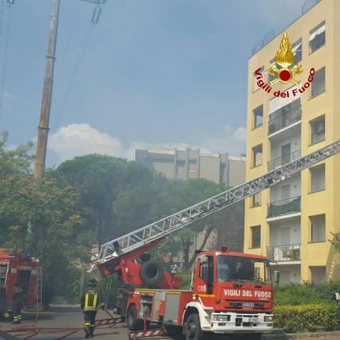 A fuoco un sottotetto di un appartamento in via del Purgatorio