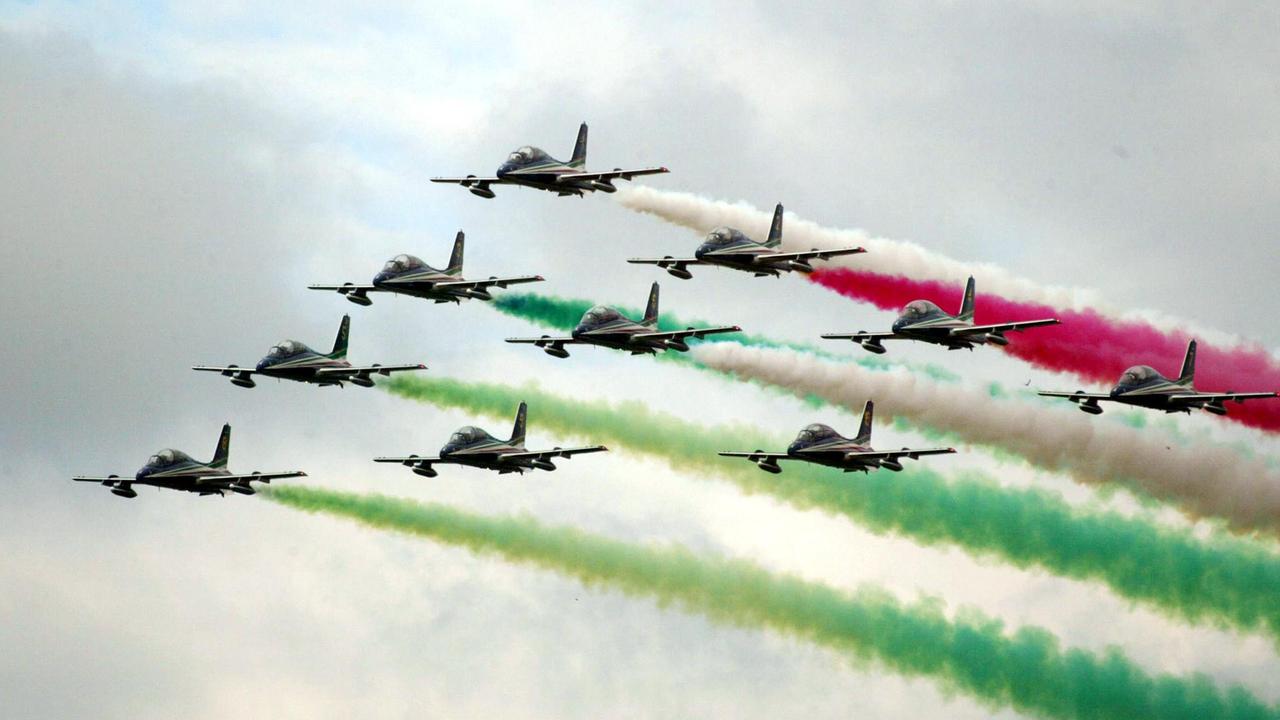 Lo show delle Frecce Tricolori tra Tirrenia e il Calambrone