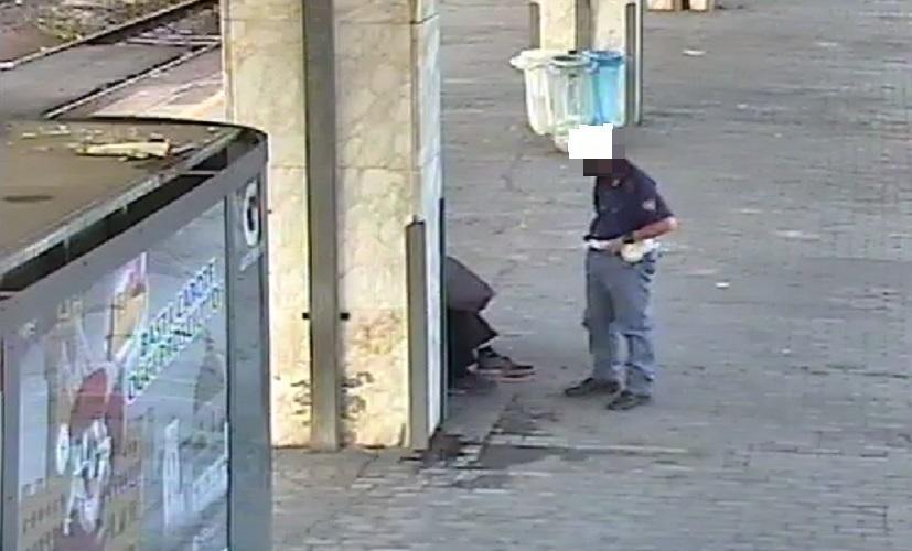 Un controllo della polizia ferroviaria alla stazione