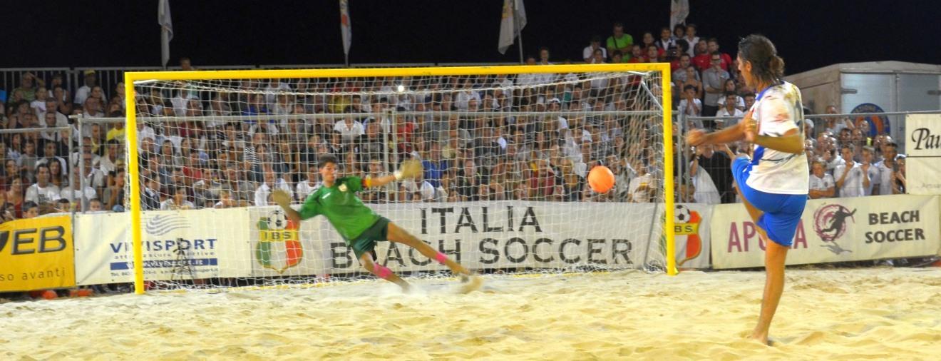 Un incontro della Nazionale di beach soccer