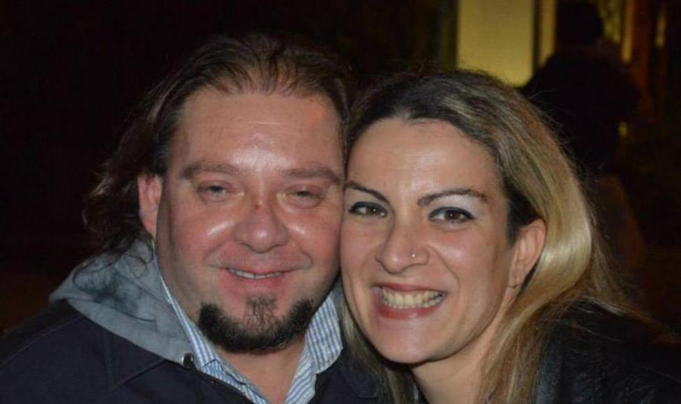 Marco Zavattieri sorridente accanto alla moglie Viola