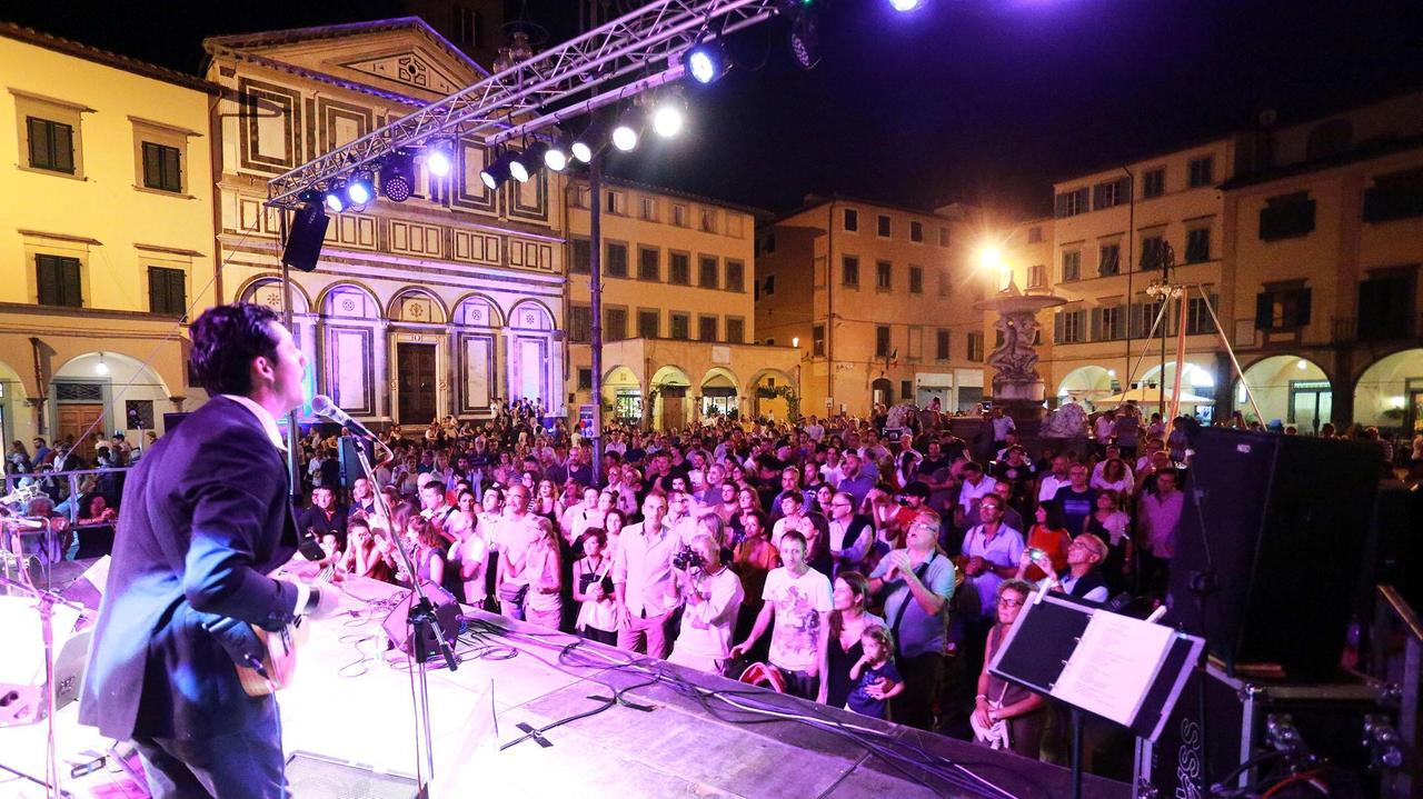 Il concerto in piazza Farinata (foto agenzia Sestini)