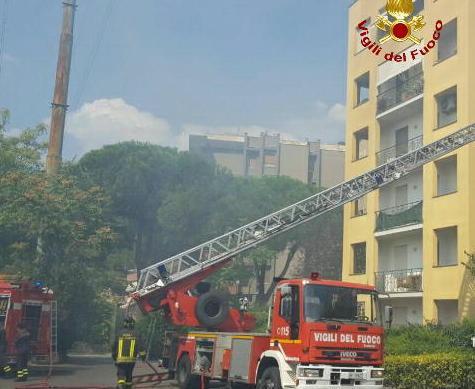 Va a fuoco un sottotetto in via del Purgatorio 