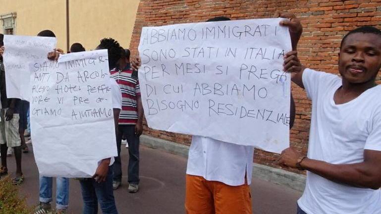 Dalla protesta al volontariato accordo con i richiedenti asilo