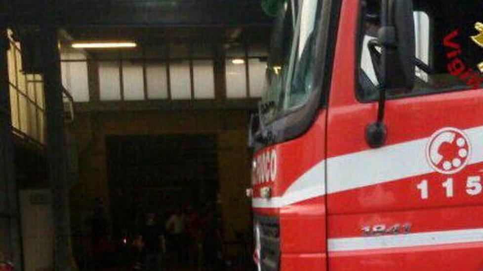 Cabina elettrica in fiamme