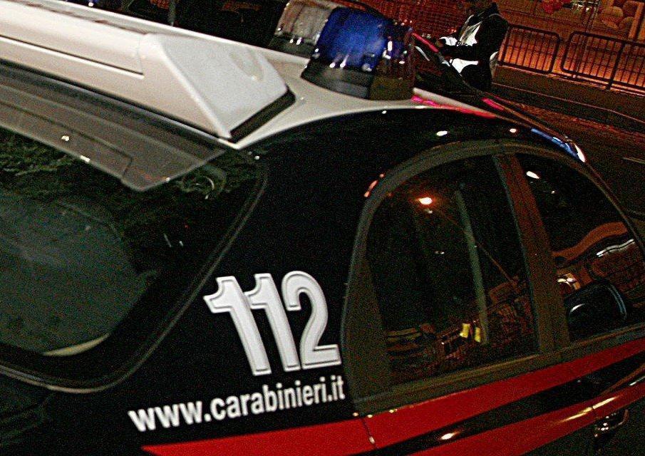 Tenta il furto in un outlet arrestato dai carabinieri