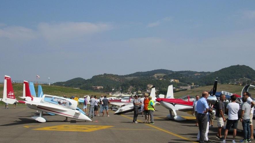 Pavullo capitale del volo: ecco i 200 aerei “fai da te”