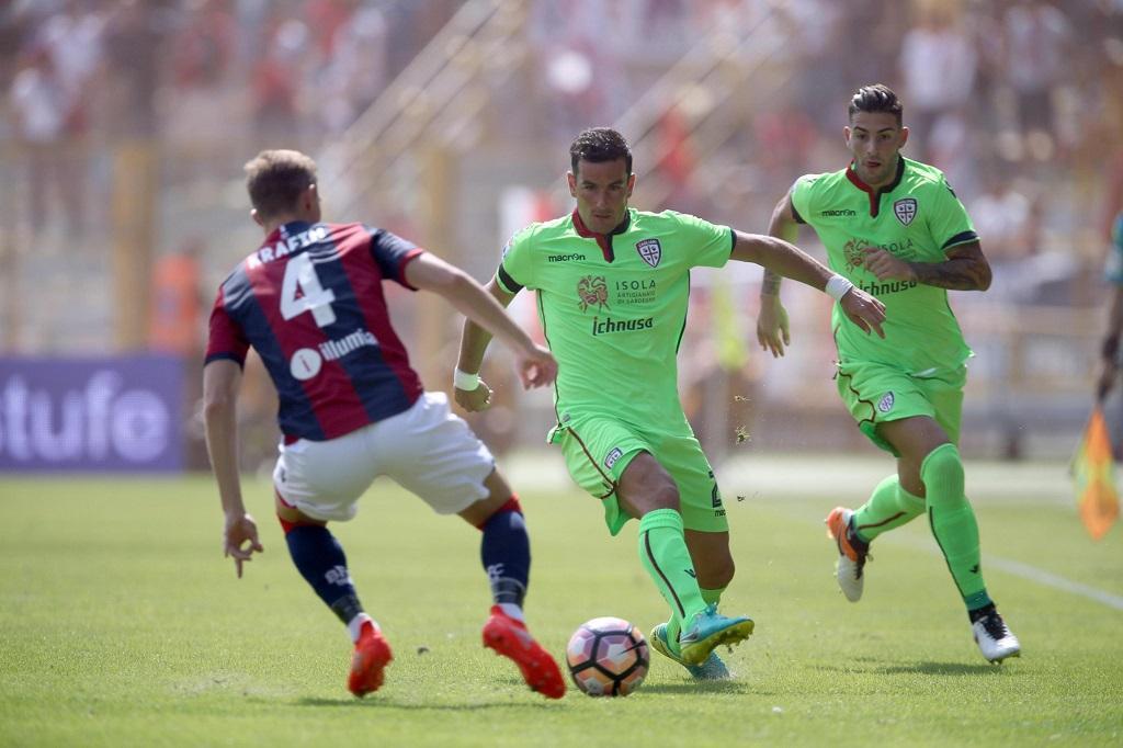 Cagliari sconfitto per 2-1 a Bologna, espulso il portiere Storari