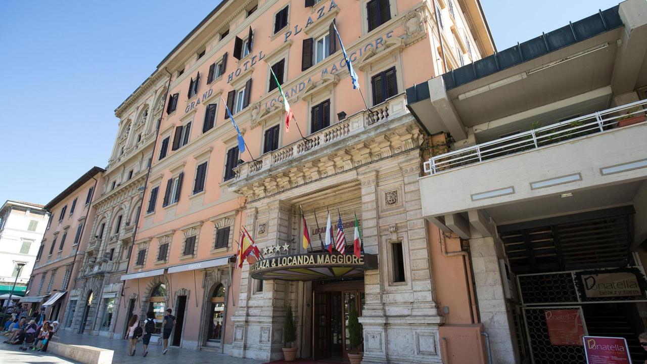 L'hotel Plaza in piazza del Popolo a Montecatini (Foto Nucci)