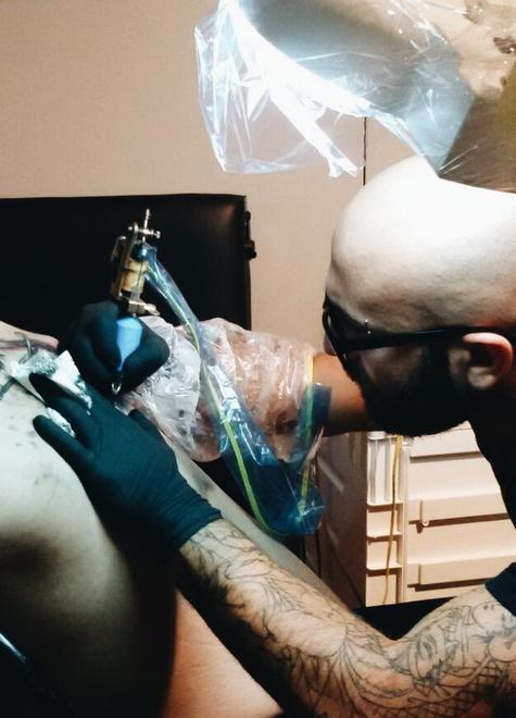 Quando il tatuaggio va oltre l’arte e diventa economia 